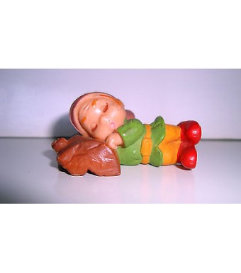 FIGURINE - NAIN ALLONGE LES 3 PETITS COCHONS & LE MECHANT LOUP DISNEY (3,5x6cm)