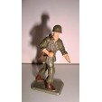 FIGURINE STARLUX - SOLDAT MILITAIRE AU PAS ABIME (5x2,5cm)