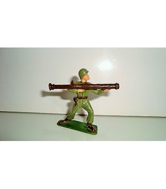 FIGURINE FIGUR STARLUX - SOLDAT MILITAIRE AVEC BAZOOKA