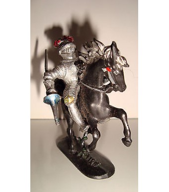 FIGURINE  PLASTIQUE ANNEE70-80 CHEVALIER AVEC DESTRIER ARMURE MOYEN AGE N°2  8cm