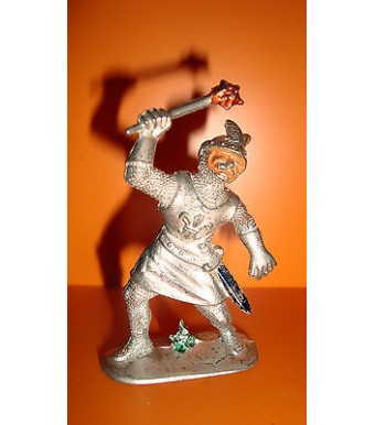 FIGURINE EN PLASTIQUE ANNEE 70-80 CHEVALIER GARDE AVEC MASSUE MOYEN AGE (6x4cm)