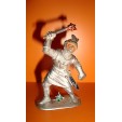 FIGURINE EN PLASTIQUE ANNEE 70-80 CHEVALIER GARDE AVEC MASSUE MOYEN AGE (6x4cm)