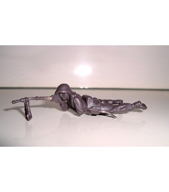  ANCIENNE FIGURINE EN PLASTIQUE MONOCHROME SOLDAT ANNEE 70-80 ALLEMAND   (5x4cm)