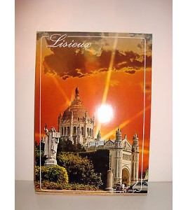 CARTE POSTALE - LISIEUX CALVADOS LA BASILIQUE SAINTE THERESE