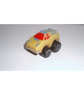 ANCIENNE PETITE VOITURE PLASTIQUE JAUNE (3,5x3cm)