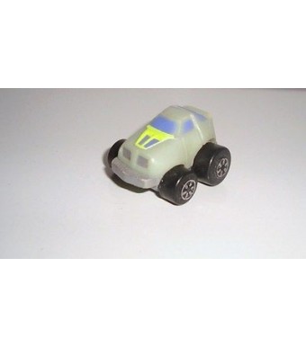 ANCIENNE PETITE VOITURE PLASTIQUE VERTE (3x2,5cm)