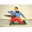 FIGURINE STARLUX -  SOLDAT MILITAIRE TENUE ROUGE ET BLEUE ABIME (4x4cm)